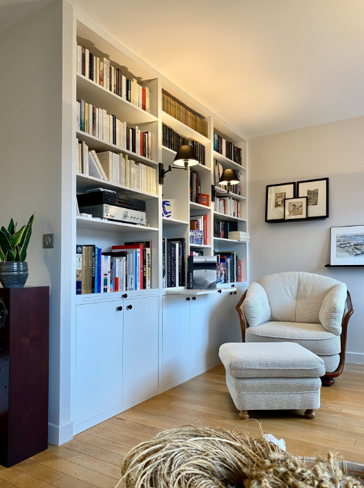 interieur particulier salon bibliotheque